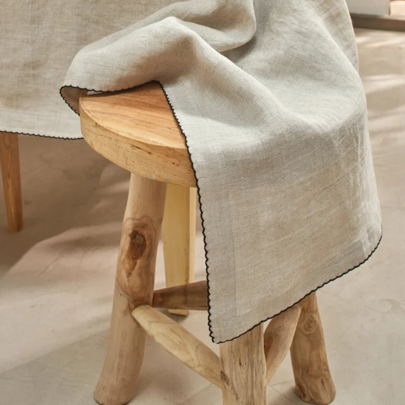 Nappe en lin lavé bord crochet naturel